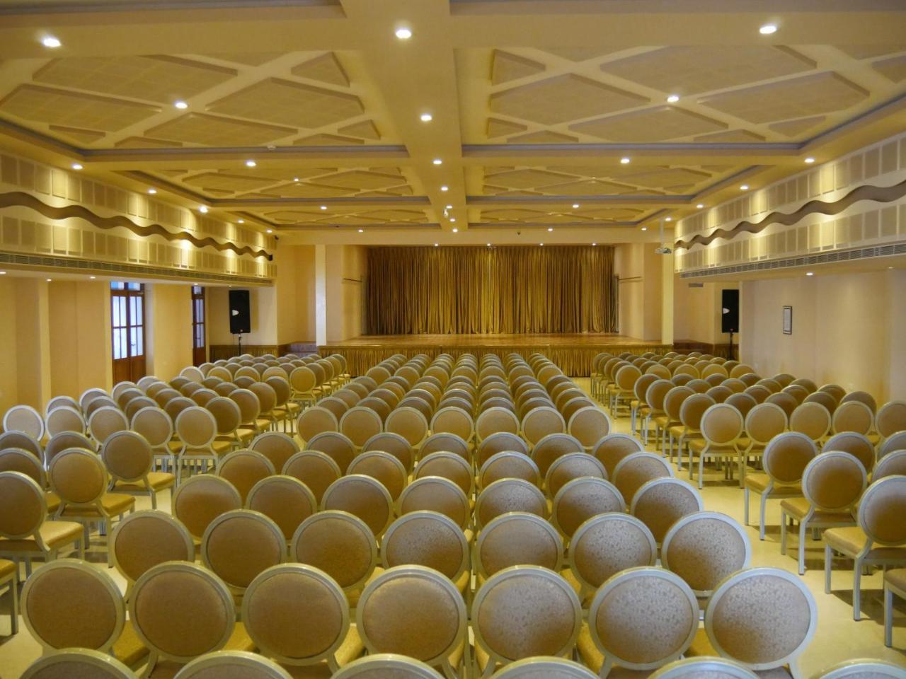 Karthika Residency Hotel Kilimanur Exterior foto